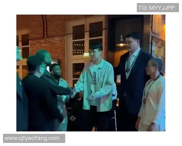 在星空下姚明分享篮球梦想与人生哲学的感人演讲