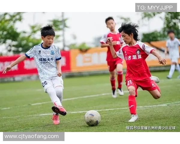 根据提示揭晓足球明星的真实身份挑战你的足球知识与直觉