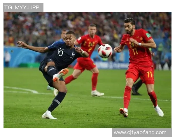 足球明星精彩射点球集锦视频回顾尽显球场魅力与技巧